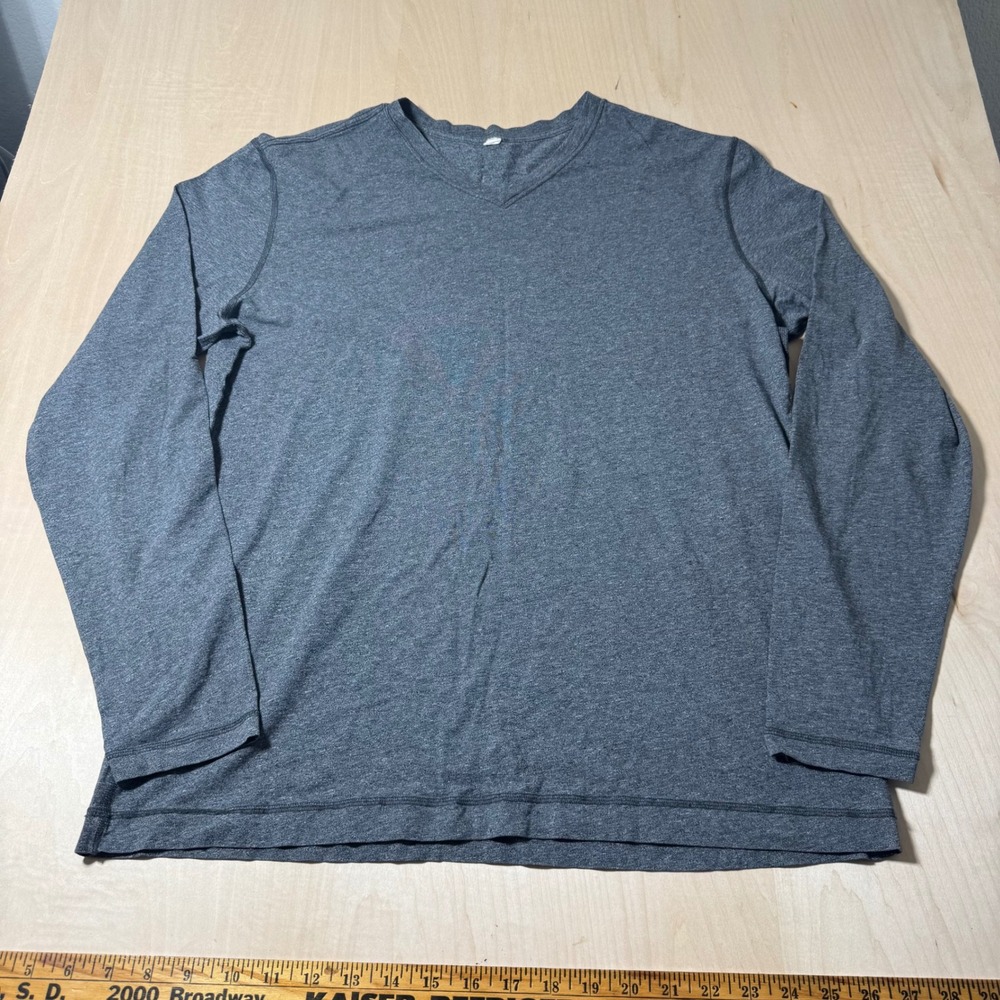 Lululemon Mens XL Gray Long‎ Sleeve V Neck Shirt Athletic Casual